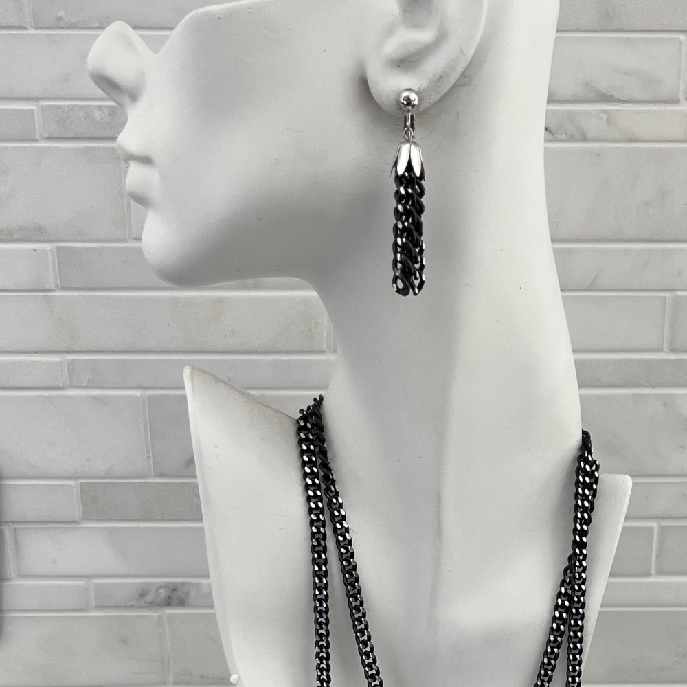 Vintage Sarah Coventry 2 Necklaces Bracelet & Earrings Black Chain Silver Tone